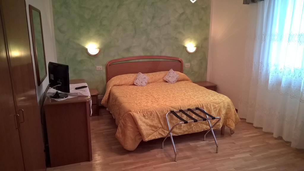 Cecco Di Nara Hotel Massarosa Ngoại thất bức ảnh